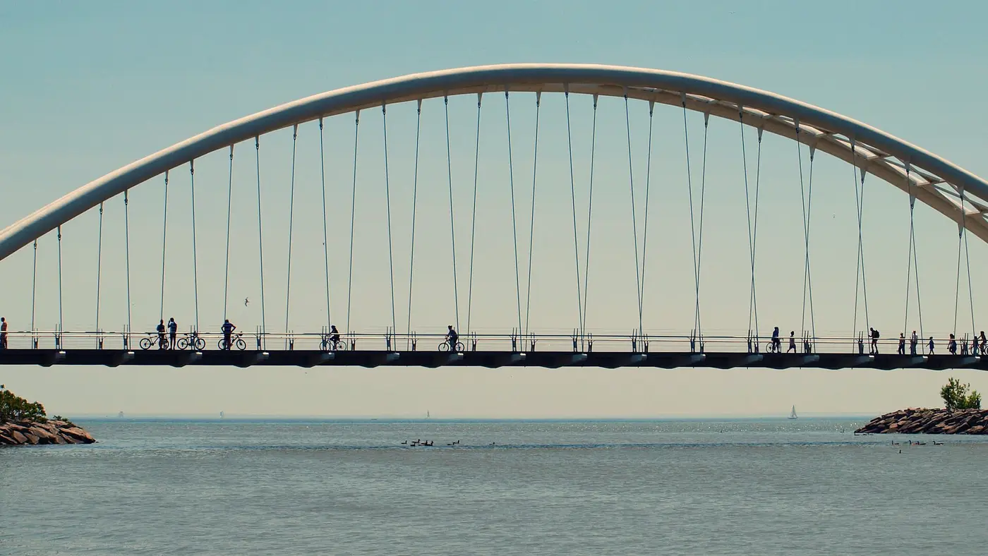Etobicoke — Humber Bay Arch Bridge in 2011 -a